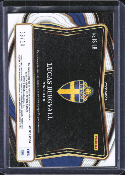 2024-25 Panini Select FIFA #JS-LB Lucas Bergvall Jumbo Swatches Gold Prizm 09/10 – baksida