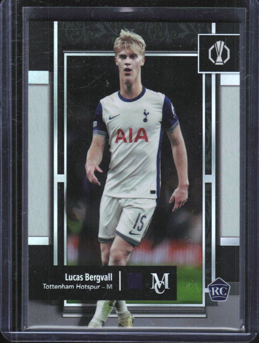 2024-25 Topps Museum Collection UEFA Lucas Bergvall RC #46 framsida