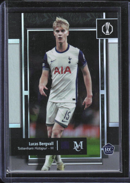 2024-25 Topps Museum Collection UEFA Lucas Bergvall RC #46 framsida