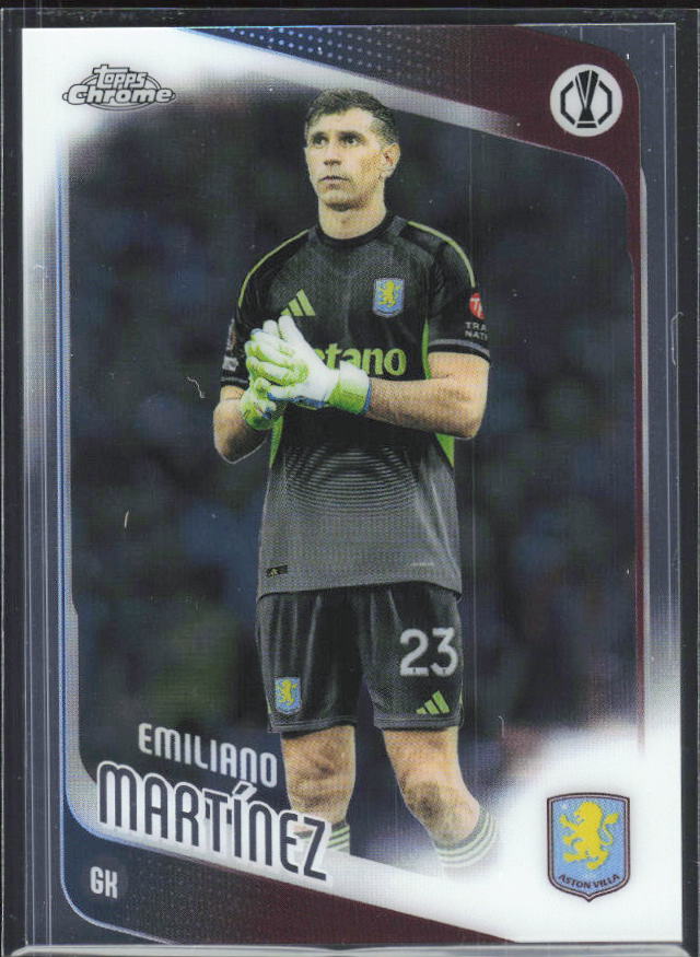2025-26 Topps Chrome UEFA Club Competitions #75 Emiliano Martínez – framsida