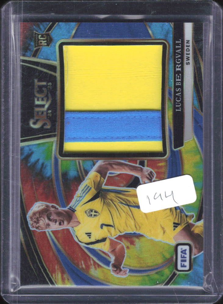 2024-25 Panini Select FIFA #JS-LB Lucas Bergvall Jumbo Swatches Tie-Dye Prizm 11/25 – framsida
