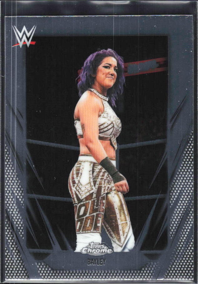 2026 Topps Chrome WWE #19 Bayley – framsida