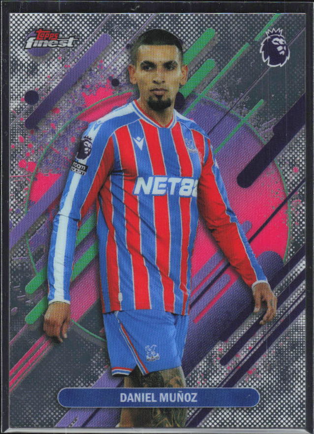 Daniel Muñoz 2025-26 Finest Premier League Rare #240 – framsida