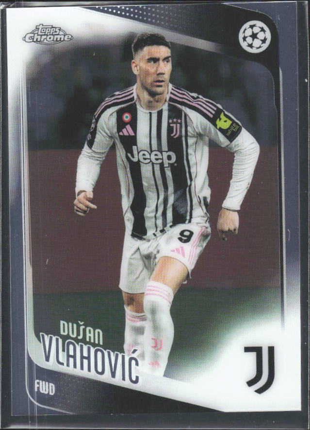 Dušan Vlahović 2025-26 Chrome UEFA #175 – framsida