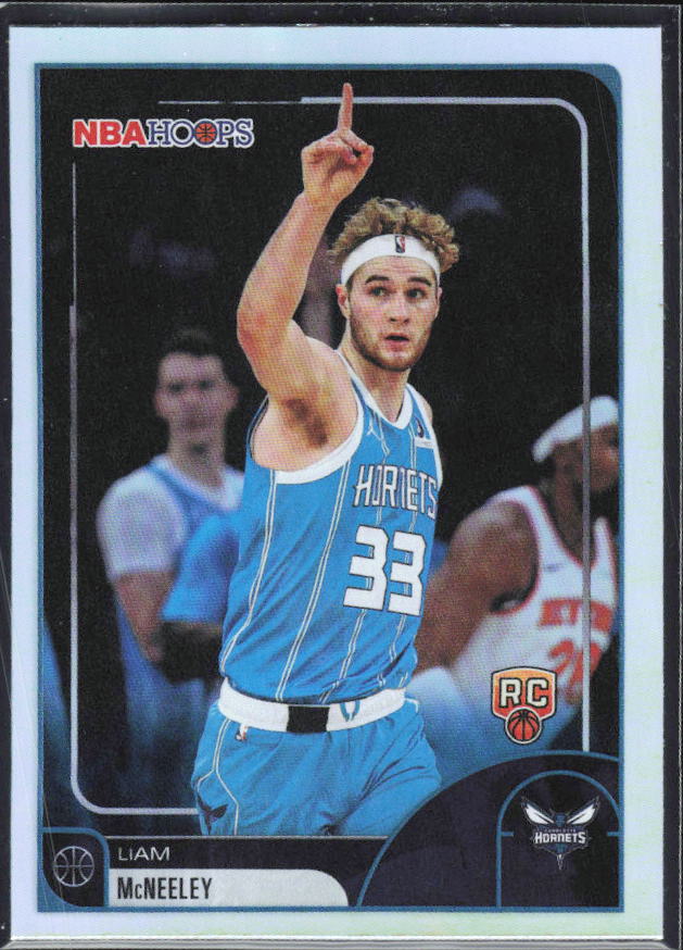 Liam McNeeley 2025-26 NBA Hoops RC #232 – framsida