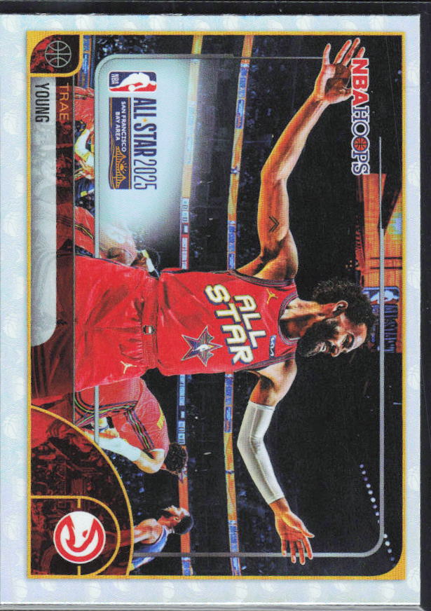Trae Young 2025-26 NBA Hoops All-Star 2025 #293 – framsida