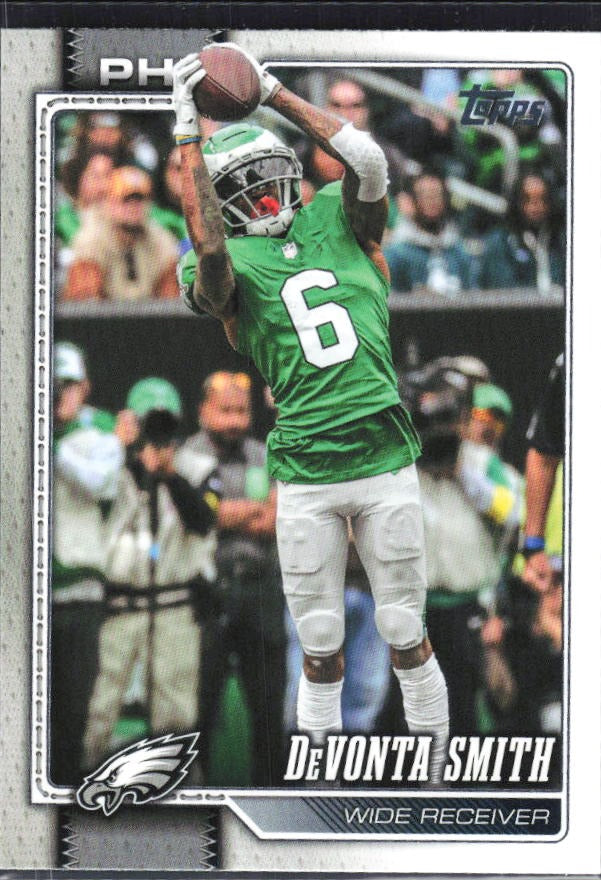 2026 Topps Flagship Football DeVonta Smith #165 – framsida