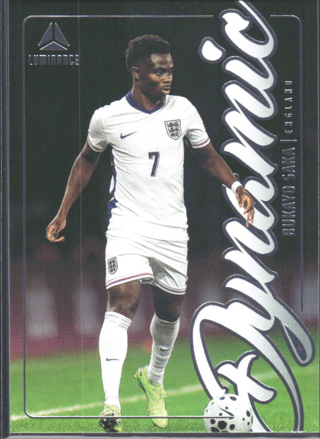 Bukayo Saka – 2026 Panini Luminance England #5 Dynamic – framsida